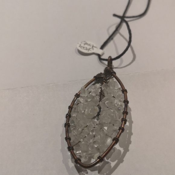 Opalite leaf shaped pendant necklace - Picture 4 of 4